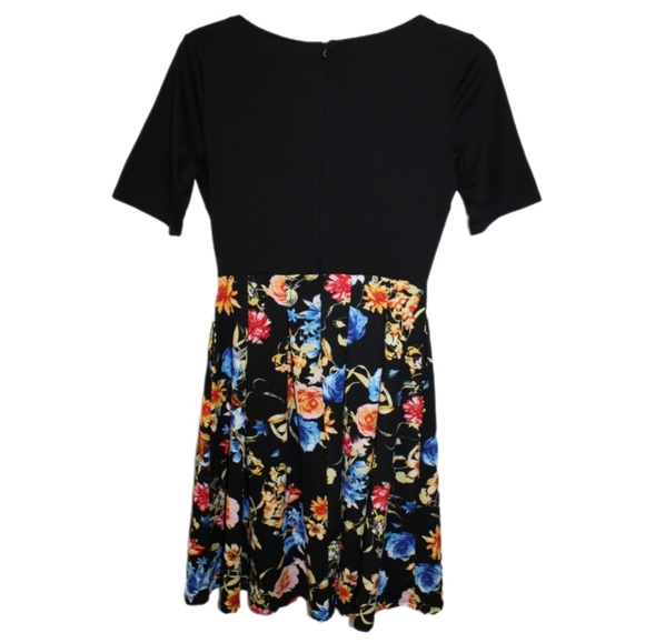 Women's Floral Flared Swing Dress - Picture 7 of 16